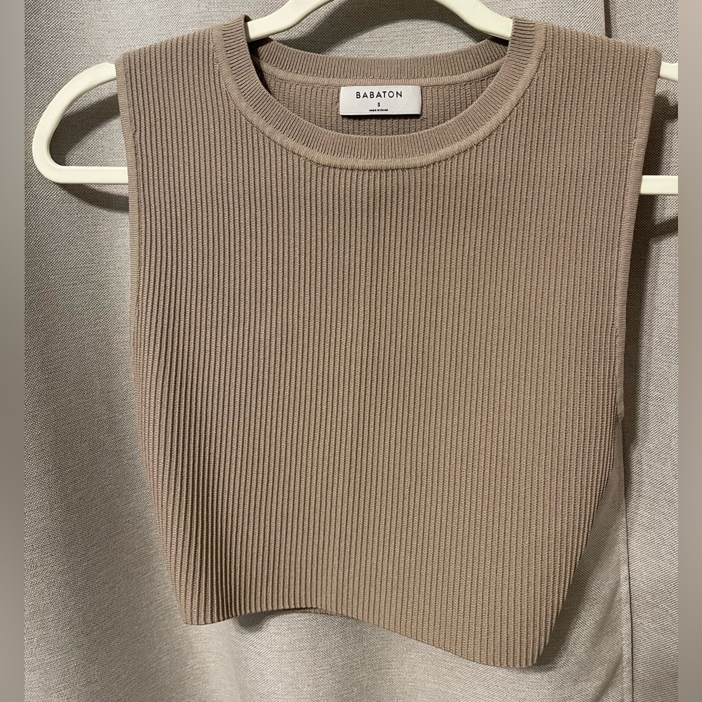 Aritzia Babaton sculpt knit cropped tank